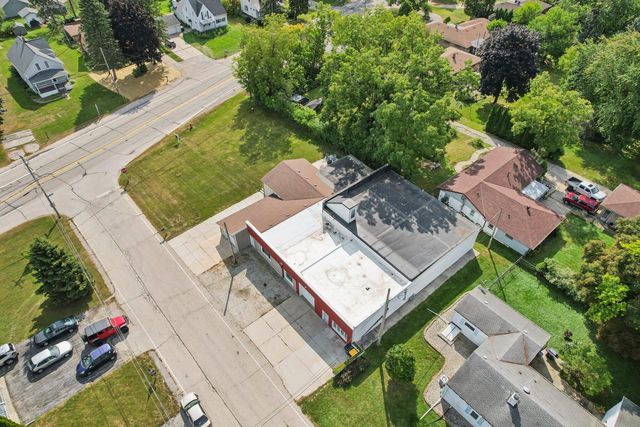 9205 S Chicago ROAD, Oak Creek, WI 53154