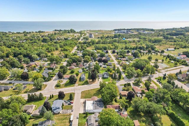 9205 S Chicago ROAD, Oak Creek, WI 53154