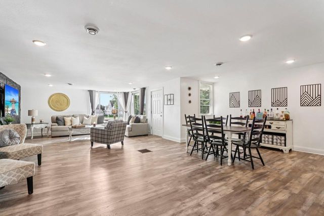 9205 S Chicago ROAD, Oak Creek, WI 53154