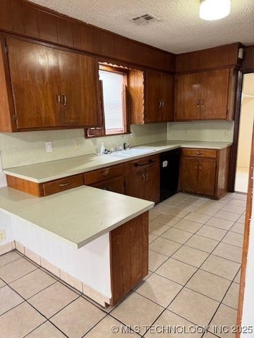 707 Maxwell NW, Ardmore, OK 73401