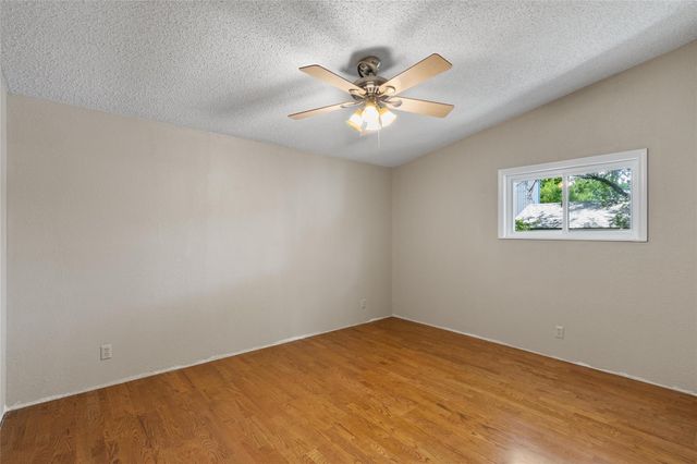 117 Lake View DR, Spicewood, TX 78669