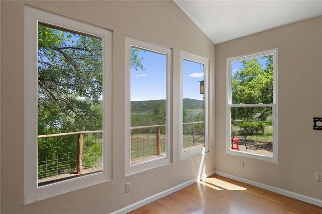 117 Lake View DR, Spicewood, TX 78669