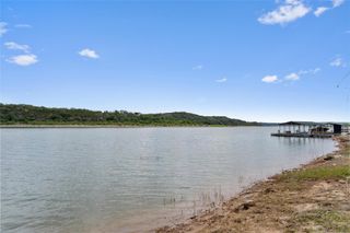 117 Lake View DR, Spicewood, TX 78669