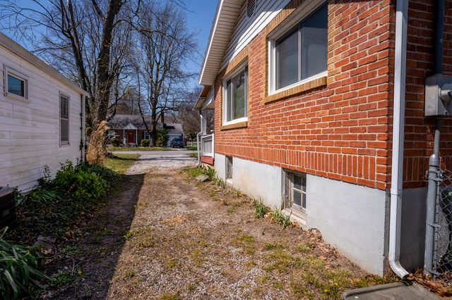 706 S Rogers Avenue, Springfield, MO 65804