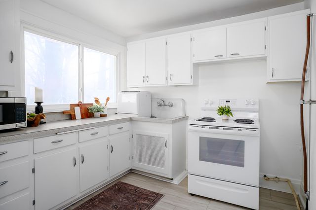 706 S Rogers Avenue, Springfield, MO 65804