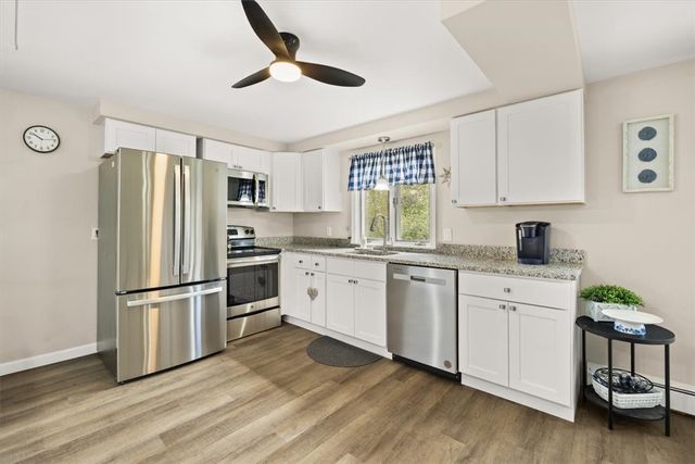 200 Glen Drive, Warwick, RI 02886