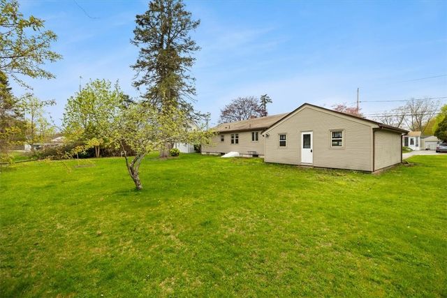 200 Glen Drive, Warwick, RI 02886