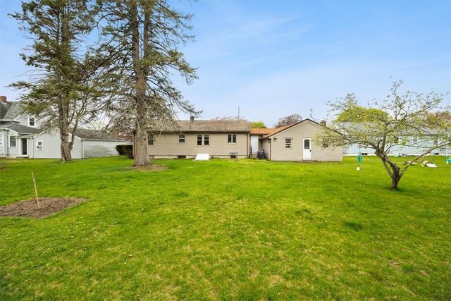 200 Glen Drive, Warwick, RI 02886