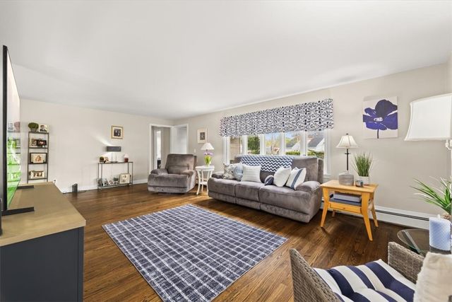200 Glen Drive, Warwick, RI 02886