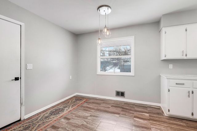 406 Terrace Drive, Roseville, MN 55113