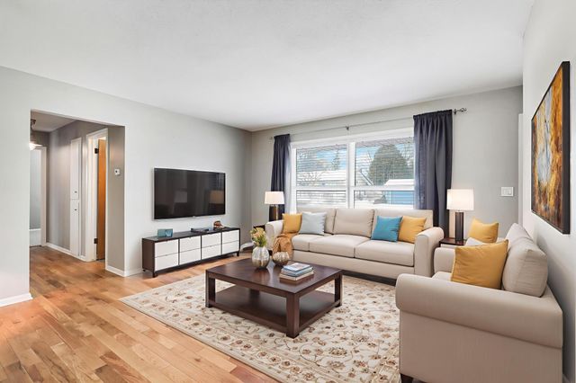 406 Terrace Drive, Roseville, MN 55113