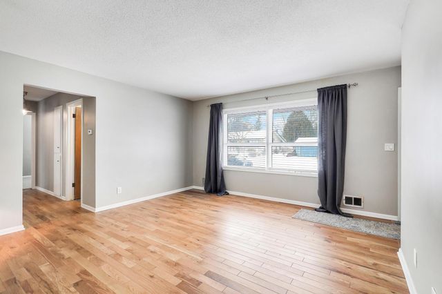 406 Terrace Drive, Roseville, MN 55113