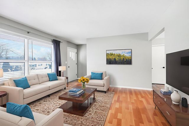 406 Terrace Drive, Roseville, MN 55113