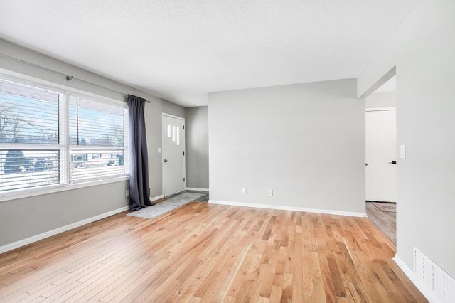 406 Terrace Drive, Roseville, MN 55113