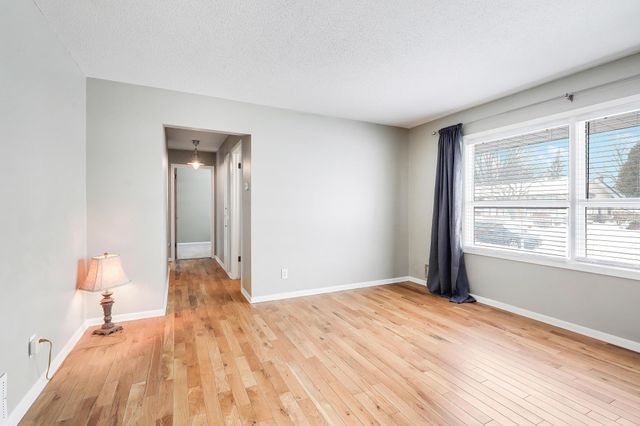 406 Terrace Drive, Roseville, MN 55113