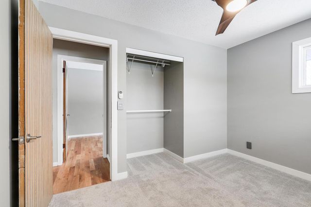 406 Terrace Drive, Roseville, MN 55113