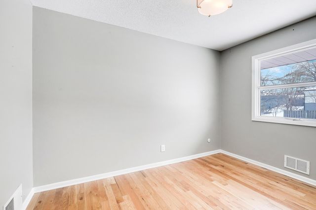 406 Terrace Drive, Roseville, MN 55113