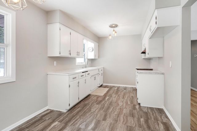 406 Terrace Drive, Roseville, MN 55113