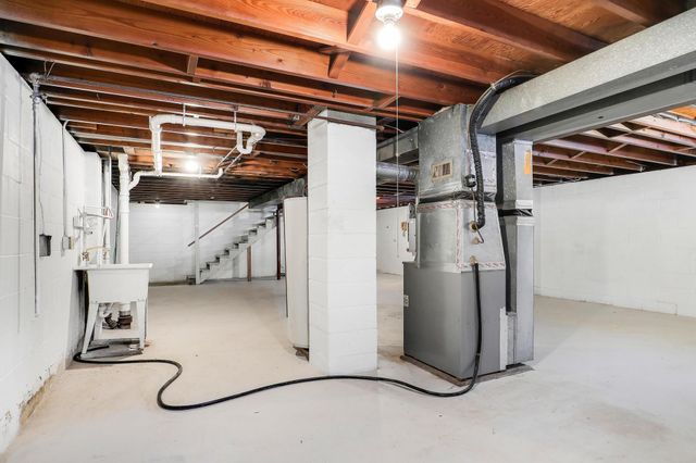 406 Terrace Drive, Roseville, MN 55113