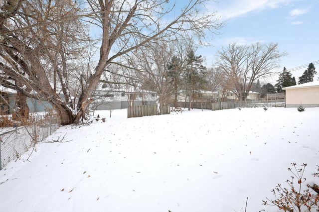 406 Terrace Drive, Roseville, MN 55113