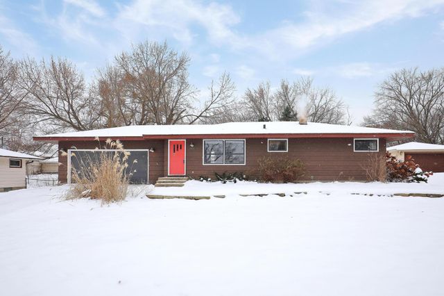 406 Terrace Drive, Roseville, MN 55113