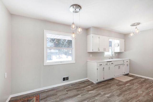 406 Terrace Drive, Roseville, MN 55113