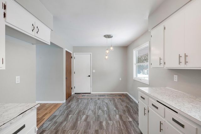 406 Terrace Drive, Roseville, MN 55113