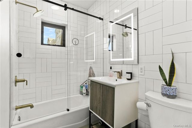 81 Rochelle Street, Bronx, NY 10464