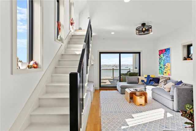 81 Rochelle Street, Bronx, NY 10464