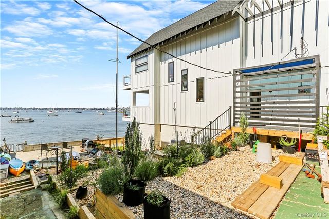 81 Rochelle Street, Bronx, NY 10464