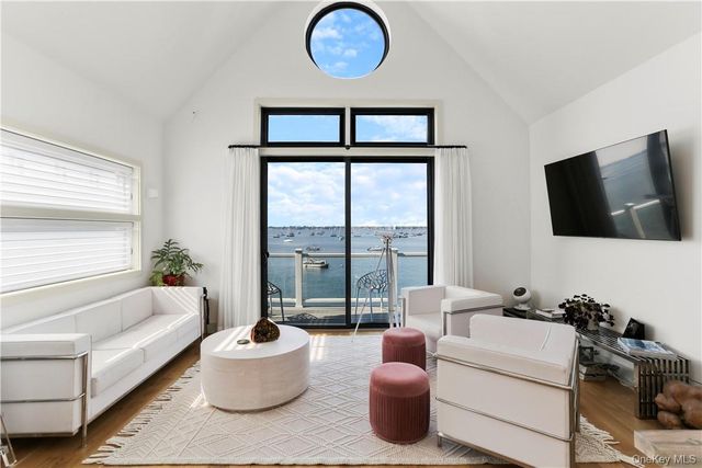 81 Rochelle Street, Bronx, NY 10464