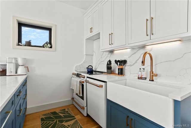 81 Rochelle Street, Bronx, NY 10464