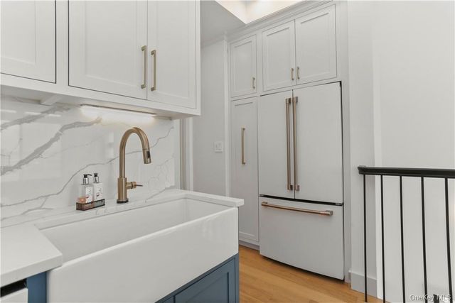 81 Rochelle Street, Bronx, NY 10464