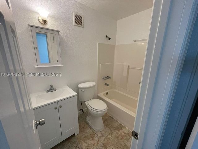 1471 NE 170th St 224A, North Miami Beach, FL 33162