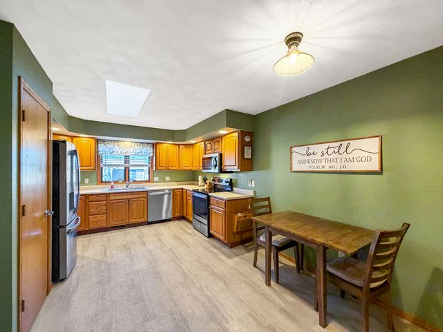 1150 S Greenfield Drive 1150, Freeport, IL 61032