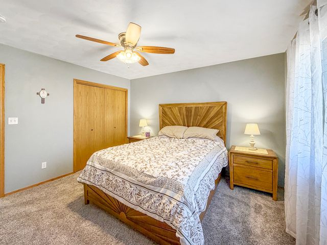 1150 S Greenfield Drive 1150, Freeport, IL 61032