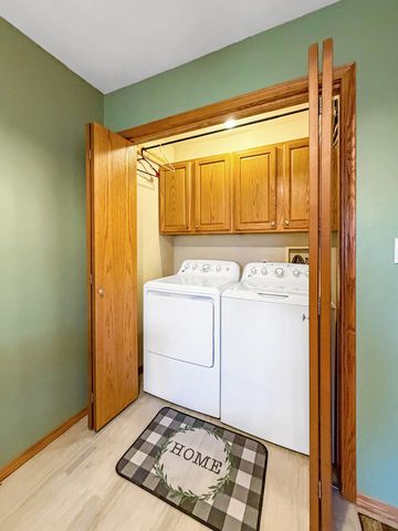 1150 S Greenfield Drive 1150, Freeport, IL 61032