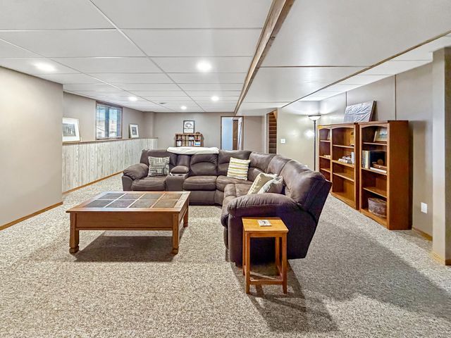 1150 S Greenfield Drive 1150, Freeport, IL 61032