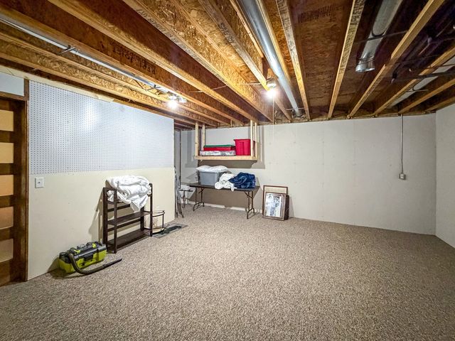 1150 S Greenfield Drive 1150, Freeport, IL 61032