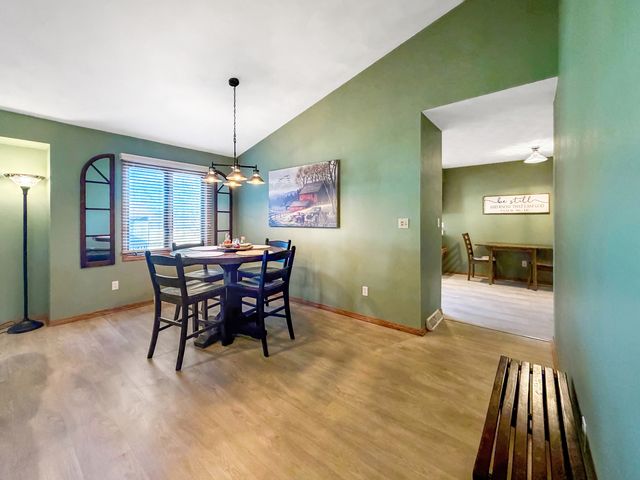 1150 S Greenfield Drive 1150, Freeport, IL 61032