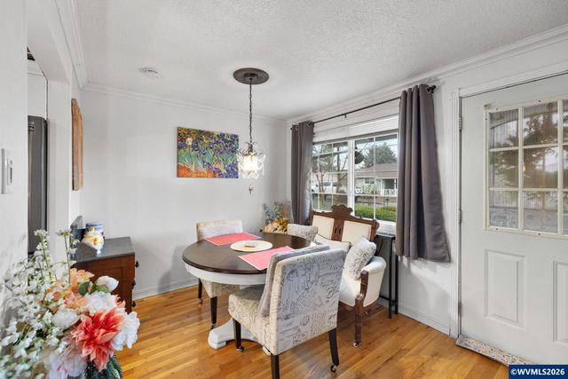 300 W Clackamas Cir, Woodburn, OR 97071