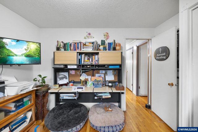 300 W Clackamas Cir, Woodburn, OR 97071