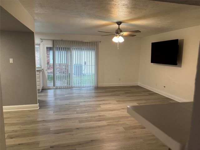 9102 Willowbrook Drive, Rowlett, TX 75088