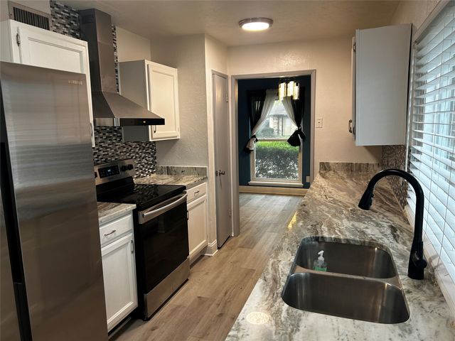9102 Willowbrook Drive, Rowlett, TX 75088