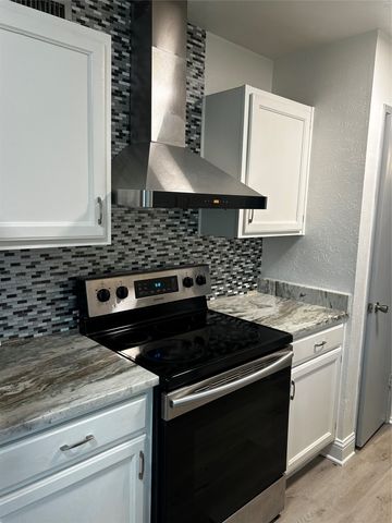 9102 Willowbrook Drive, Rowlett, TX 75088