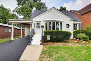 832 Sylviawood Avenue, Park Ridge, IL 60068