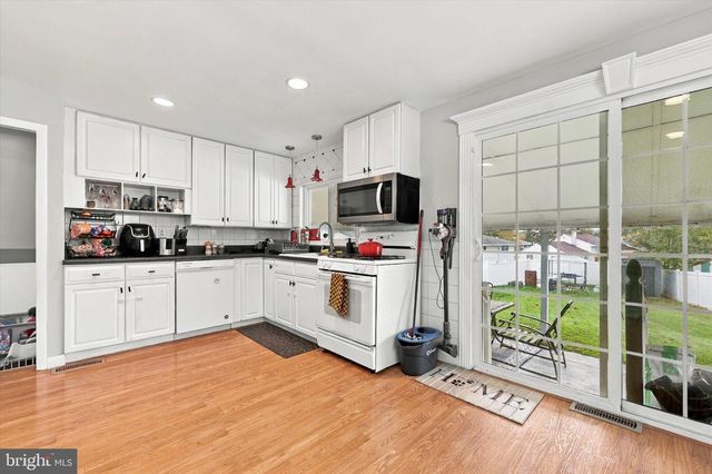 2738 ROSSITER AVE, Abington, PA 19001