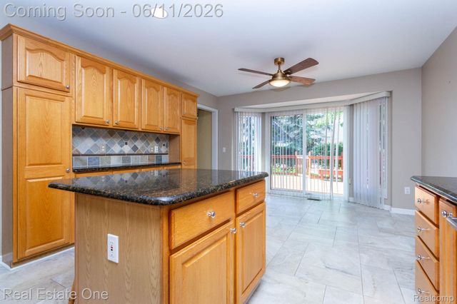1459 Almond Drive, Troy, MI 48098