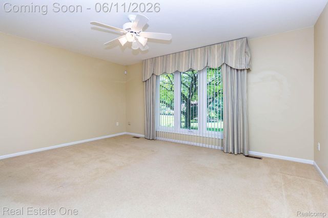 1459 Almond Drive, Troy, MI 48098