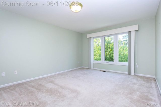 1459 Almond Drive, Troy, MI 48098